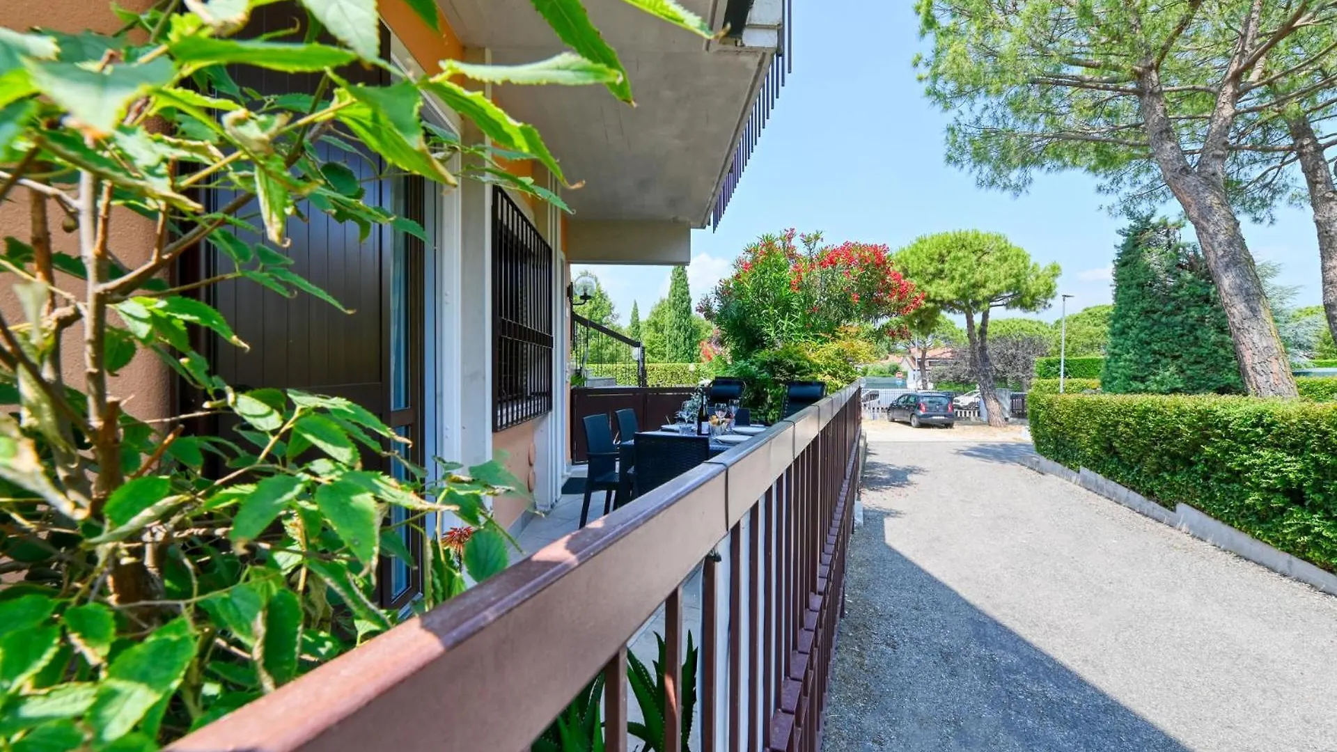 Golden House - Sirmione Holiday 0*,  Ιταλία