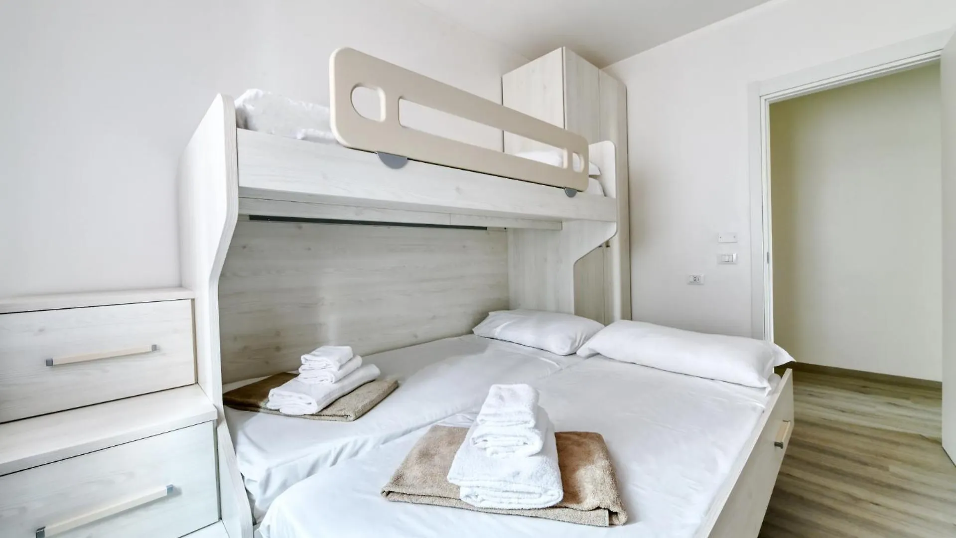 Golden House - Sirmione Holiday 0*,