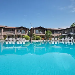 מלון דירות Villaggio Turistico Lugana Marina, סירמיונה