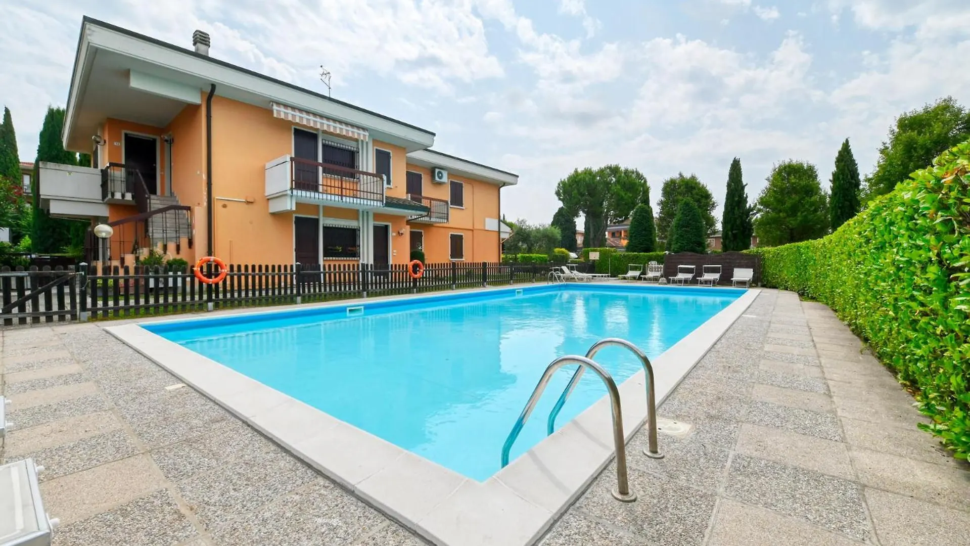 Golden House - Sirmione Holiday 0*,  Olaszország